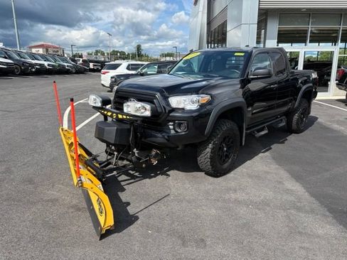Used 2020 Toyota Tacoma SR w/ SX Package AWD/4WD image 7