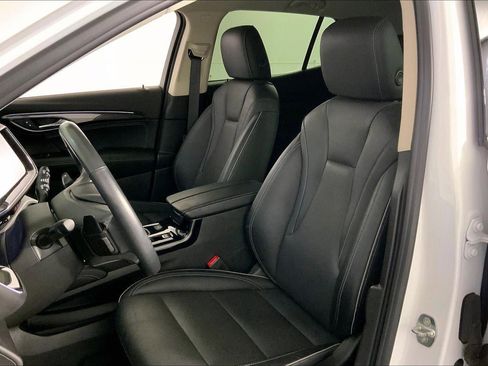 Used 2023 Buick Envision Essence image 22