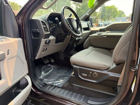 Used 2018 Ford F150 XLT w/ Equipment Group 302A Luxury AWD/4WD image 9