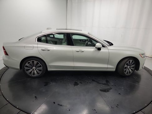 Used 2019 Volvo S60 T5 Inscription image 11