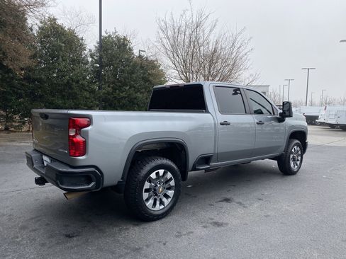 Used 2024 Chevrolet Silverado 2500 Custom w/ Custom Convenience Package image 9