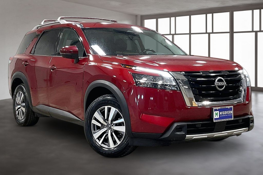 Used 2023 Nissan Pathfinder SL AWD/4WD image 3