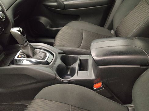 Used 2020 Nissan Rogue S image 26