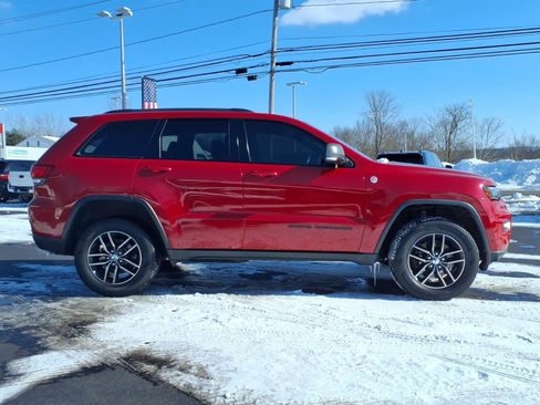 Used 2017 Jeep Grand Cherokee Trailhawk w/ Trailhawk Luxury Group image 2