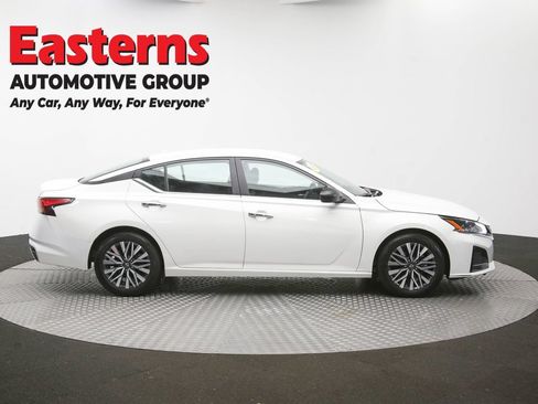 Used 2025 Nissan Altima 2.5 SV FWD image 46