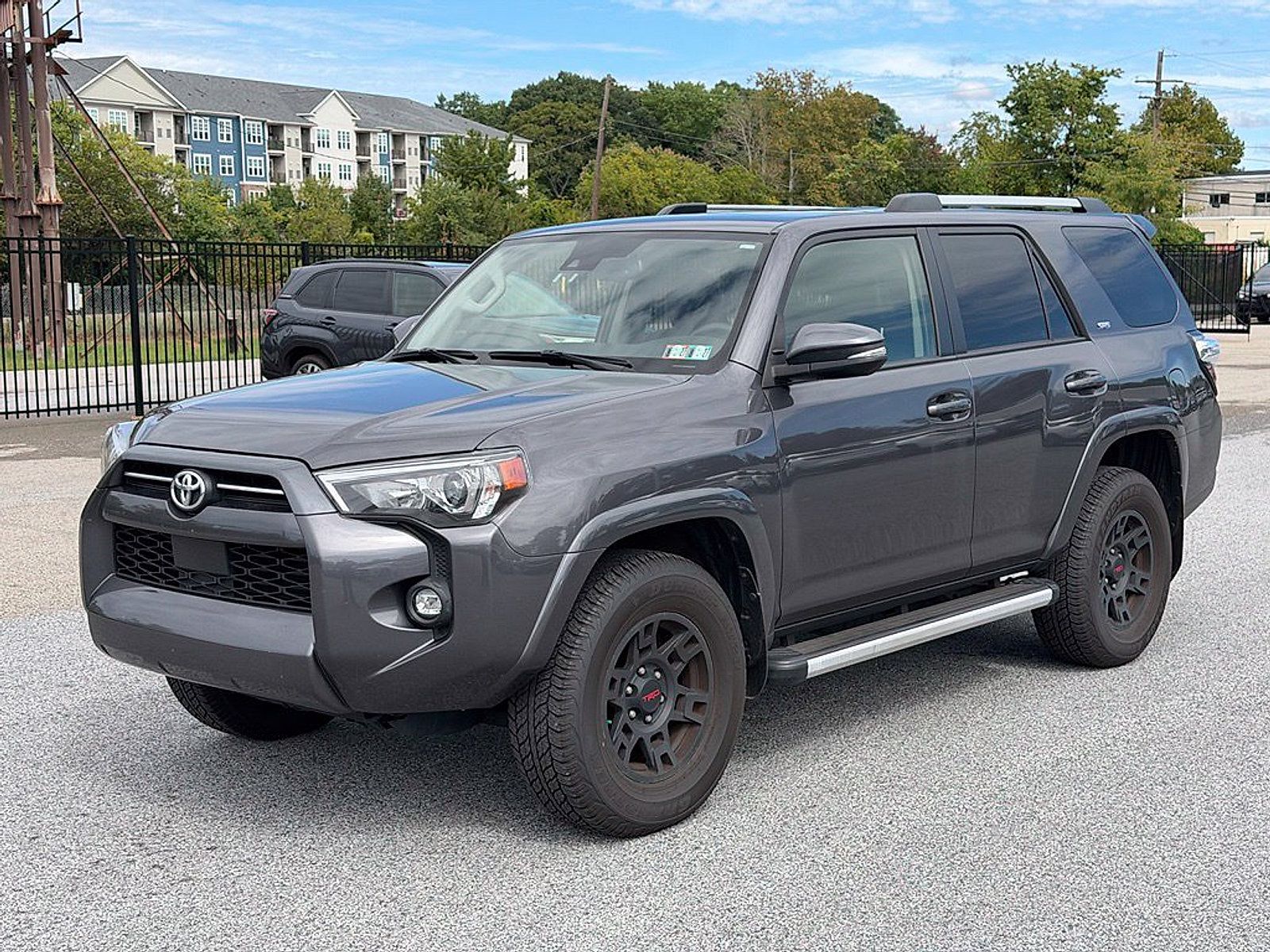 Used 2021 Toyota 4Runner SR5 Premium w/ Moonroof Package AWD/4WD image 3