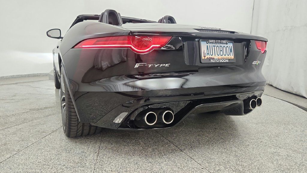 Used 2017 Jaguar F-TYPE R AWD/4WD image 22