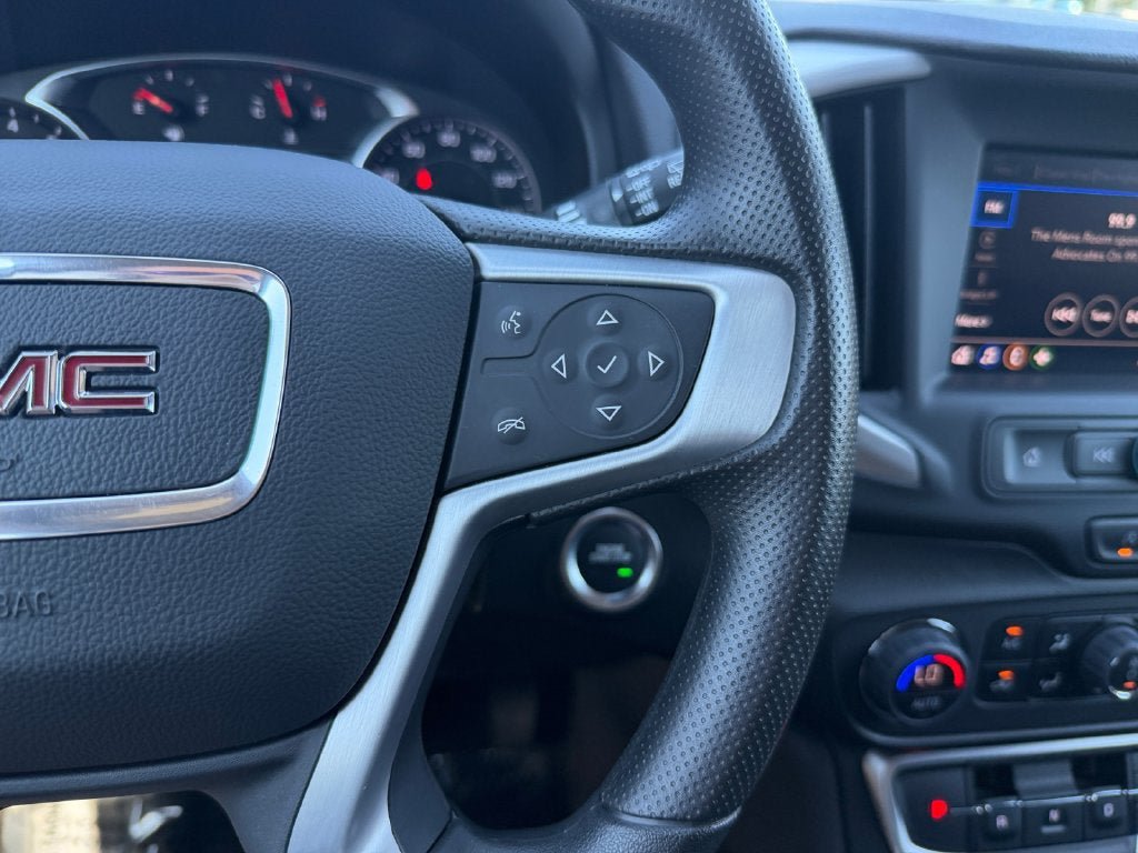 Used 2024 GMC Terrain SLE w/ Driver Convenience Package AWD/4WD image 17