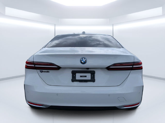 Used 2024 BMW i5 eDrive40i w/ M Sport Package RWD image 3