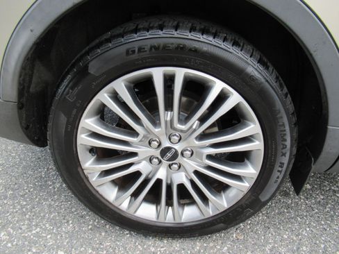 Used 2017 Lincoln MKX Reserve w/ Lincoln MKX Climate Package AWD/4WD image 8