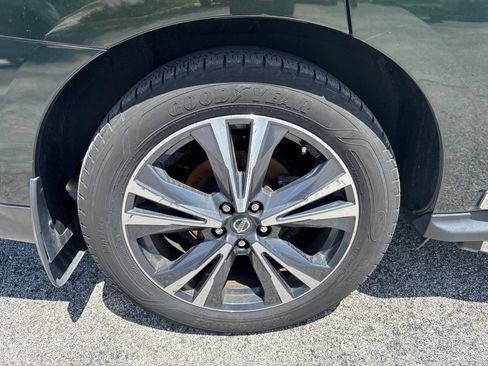 Used 2019 Nissan Pathfinder Platinum AWD/4WD image 10