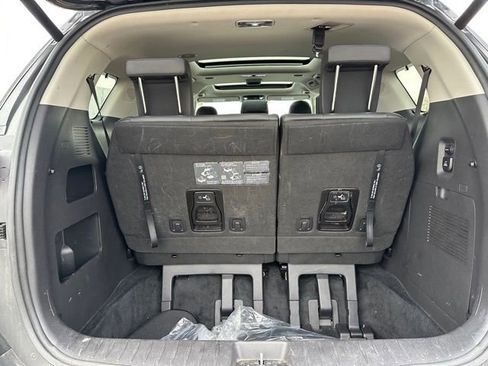 Used 2025 Kia Carnival SX w/ SX Dark Edition Package FWD image 7