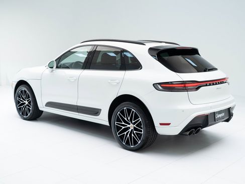 Certified 2026 Porsche Macan AWD/4WD image 3