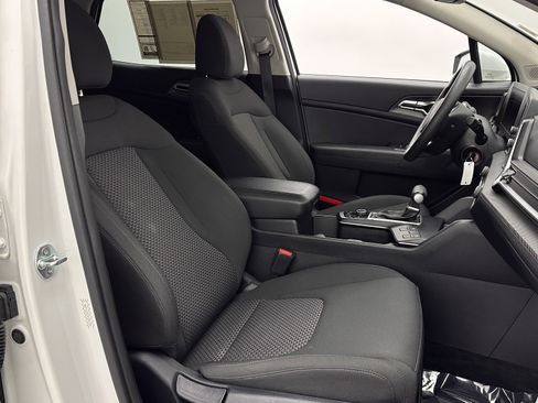 Used 2024 Kia Sportage LX image 33
