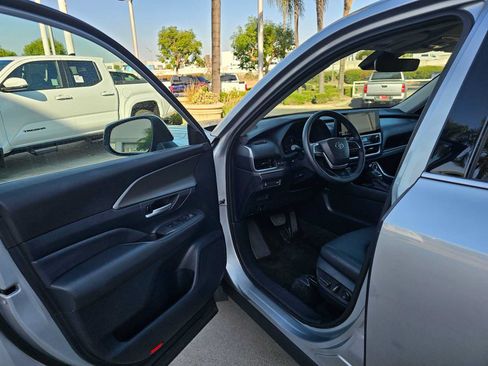 Certified 2026 Toyota Grand Highlander FWD image 21