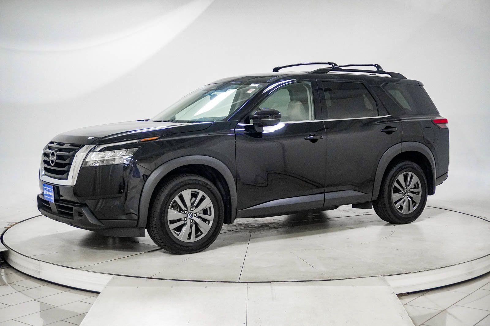 Used 2022 Nissan Pathfinder SV AWD/4WD image 4