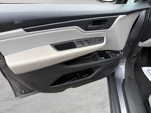 Used 2018 Honda Odyssey EX image 13