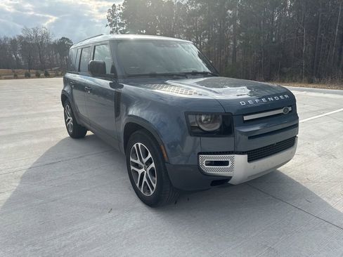 Used 2024 Land Rover Defender 110 S image 7