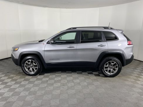 Used 2021 Jeep Cherokee Trailhawk image 10