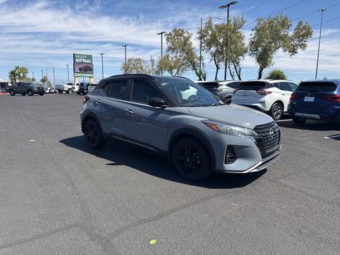 Used 2023 Nissan Kicks SR w/ SR Premium Package FWD image 5