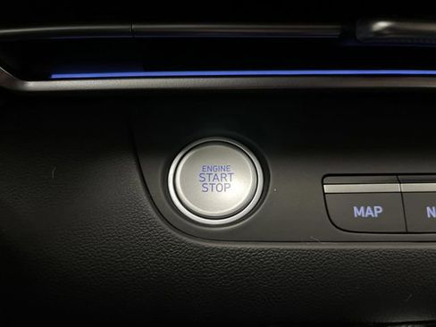 Used 2024 Hyundai Elantra Limited image 23