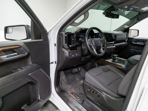 Used 2024 Chevrolet Silverado 1500 RST image 13