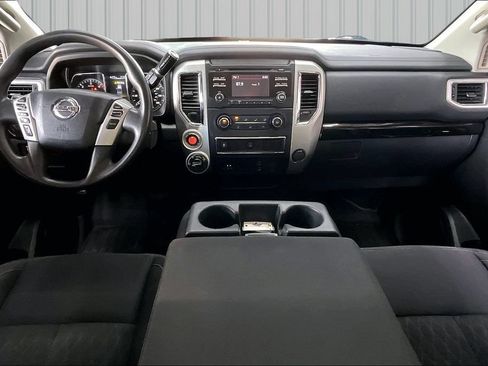 Used 2017 Nissan Titan SV AWD/4WD image 7