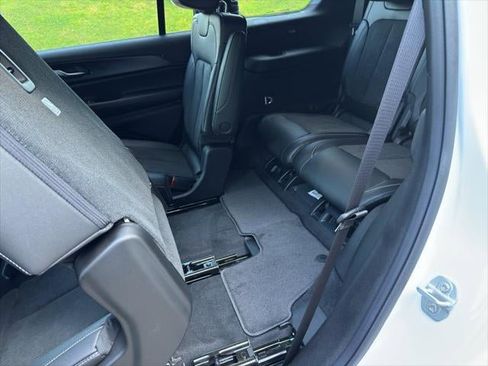 New 2025 Jeep Grand Cherokee L Altitude image 51