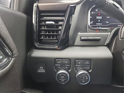 Used 2024 GMC Sierra 1500 AT4 w/ Technology Package image 17