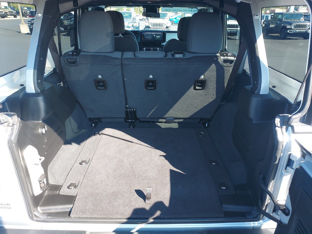 Used 2024 Jeep Wrangler Unlimited Sport AWD/4WD image 9