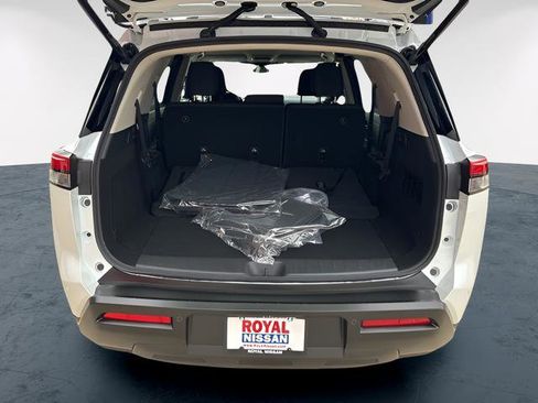 New 2026 Nissan Pathfinder SV image 7
