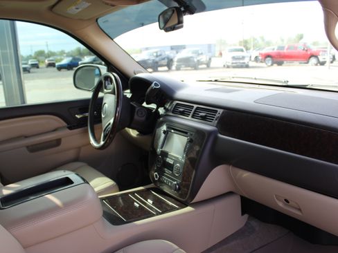Used 2014 GMC Yukon Denali AWD/4WD image 21