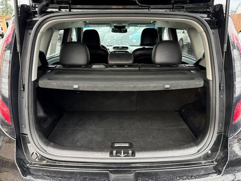 Used 2017 Kia Soul ! w/ Tech Package FWD image 19