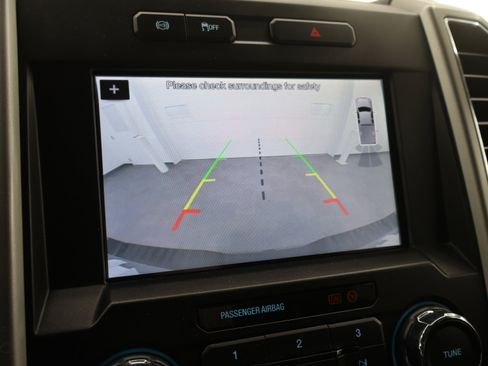 Used 2019 Ford F350 Lariat w/ Chrome Package image 16