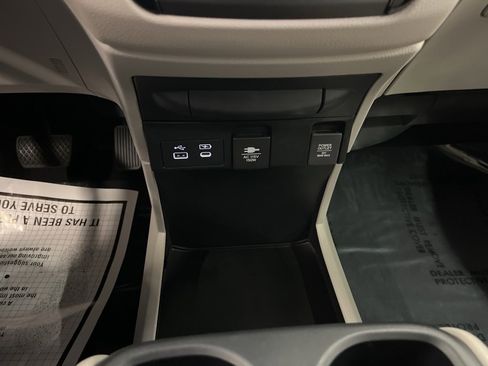 Used 2025 Honda Odyssey Touring image 24