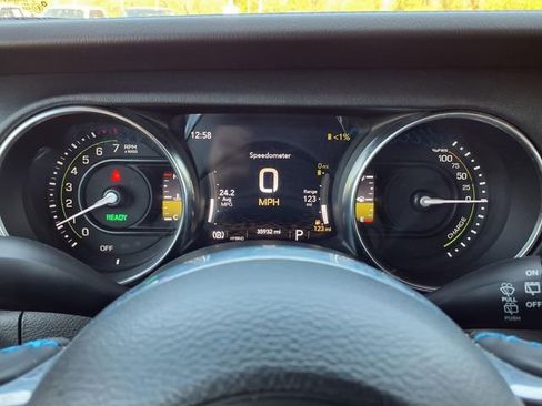 Used 2023 Jeep Wrangler Unlimited Rubicon 4xe w/ Safety Group AWD/4WD image 17