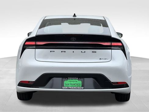 New 2026 Toyota Prius Plug-In Hybrid FWD image 4