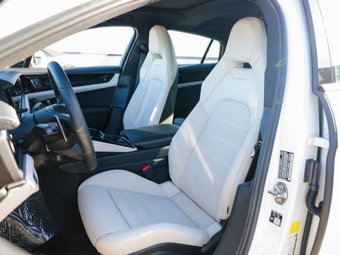 New 2026 Porsche Panamera 4 image 5