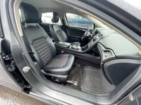 Used 2018 Ford Fusion SE w/ Equipment Group 201A AWD/4WD image 18