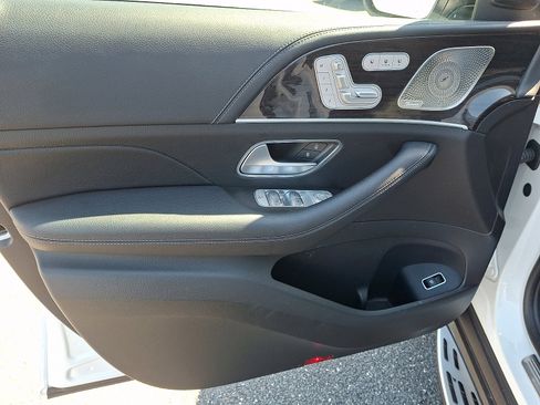 Used 2023 Mercedes-Benz GLS 580 4MATIC image 12