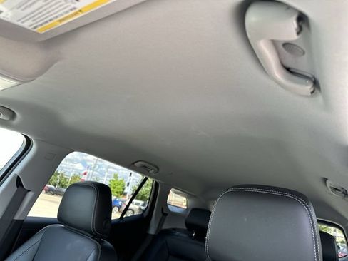 Used 2024 GMC Terrain SLT w/ LPO, Floor Liner Package AWD/4WD image 18