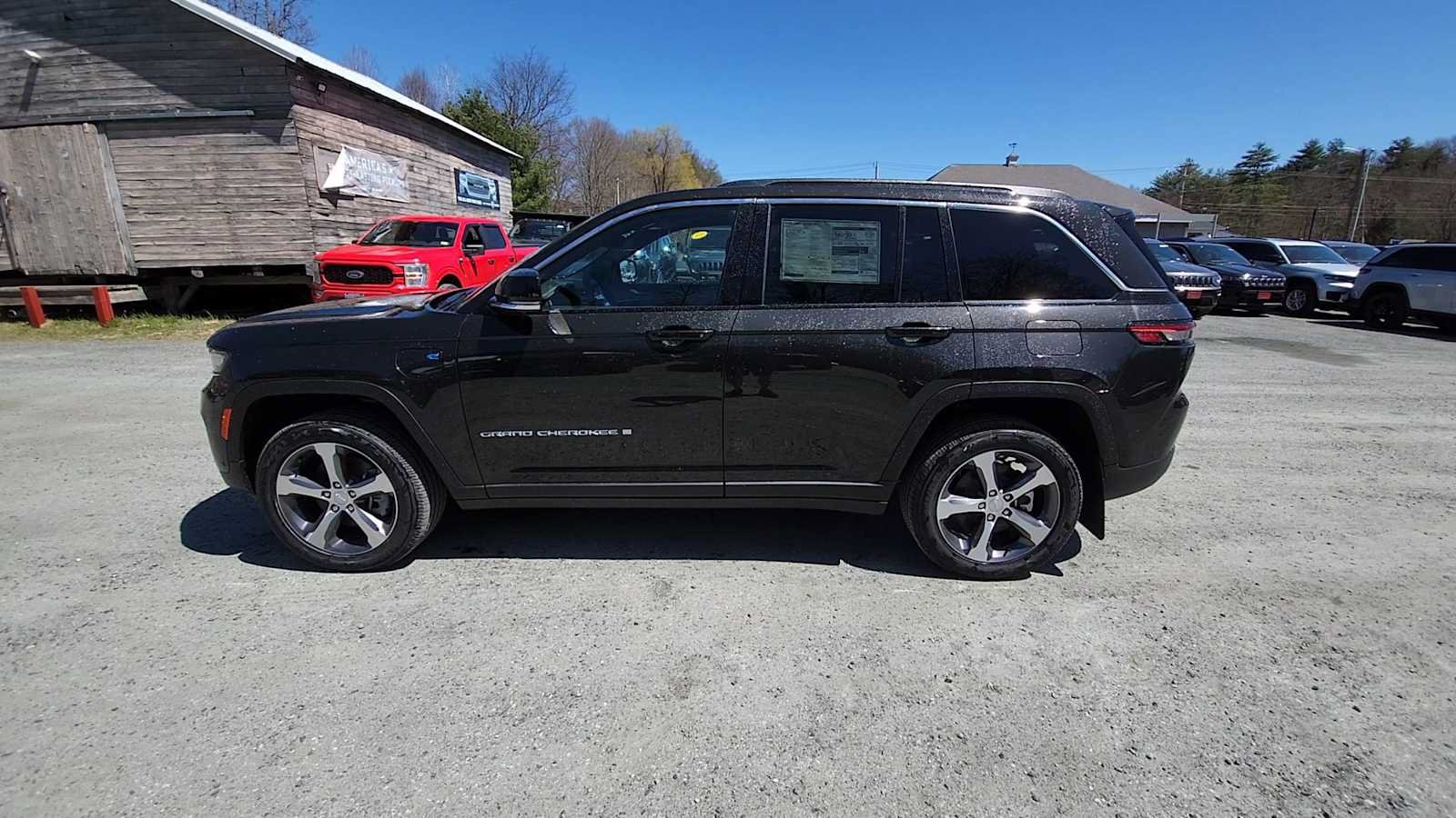 New 2024 Jeep Grand Cherokee Limited 4xe w/ Luxury Tech Group II AWD/4WD image 5