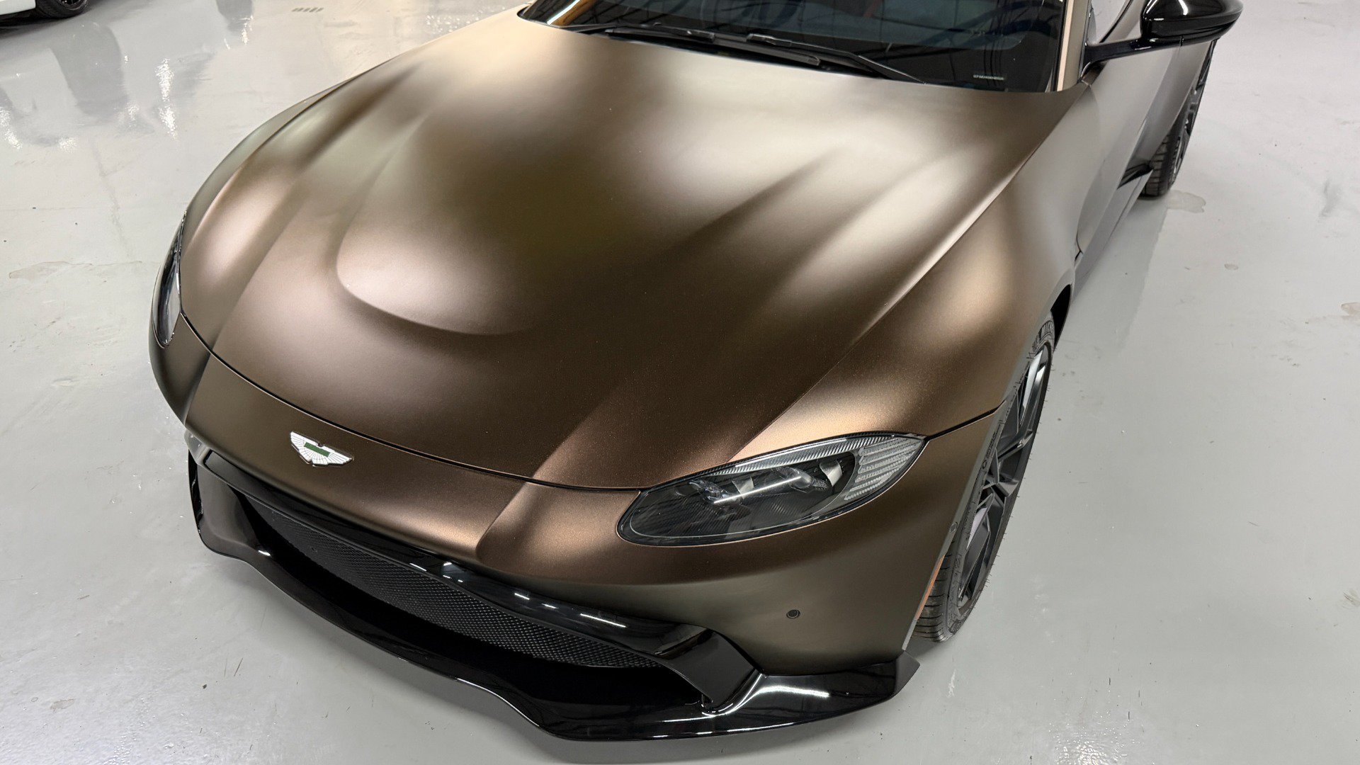 Used 2021 Aston Martin V8 Vantage Coupe RWD image 24