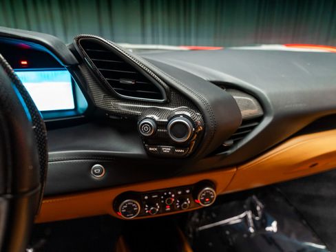 Used 2018 Ferrari 488 GTB RWD image 55