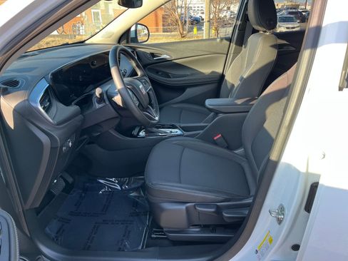 Used 2025 Buick Encore GX Preferred image 25
