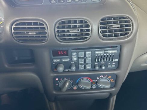 Used 1997 Pontiac Grand Prix GT w/ Opt Pkg FWD image 11