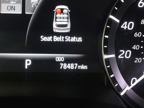Used 2021 Toyota Highlander XLE AWD/4WD image 34