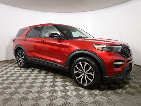 Certified 2022 Ford Explorer ST-Line w/ Class IV Trailer Tow Package AWD/4WD image 4