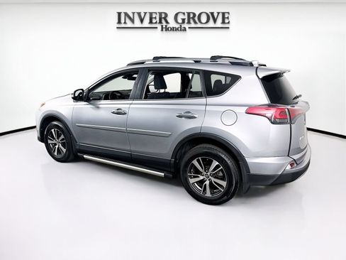 Used 2018 Toyota RAV4 XLE AWD/4WD image 7