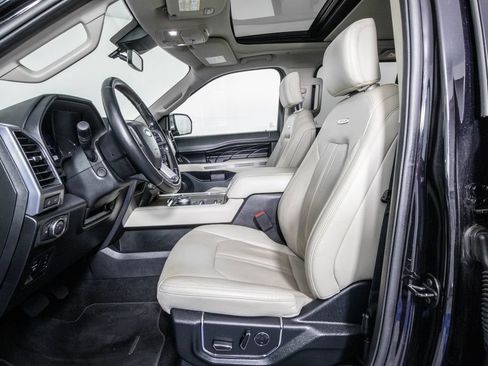 Used 2019 Ford Expedition Platinum RWD image 9